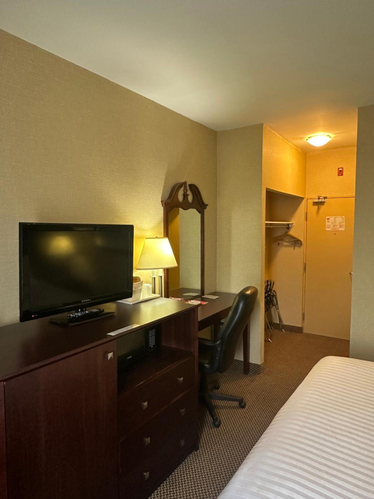 Econo Lodge City Centre Kingston Dış mekan fotoğraf